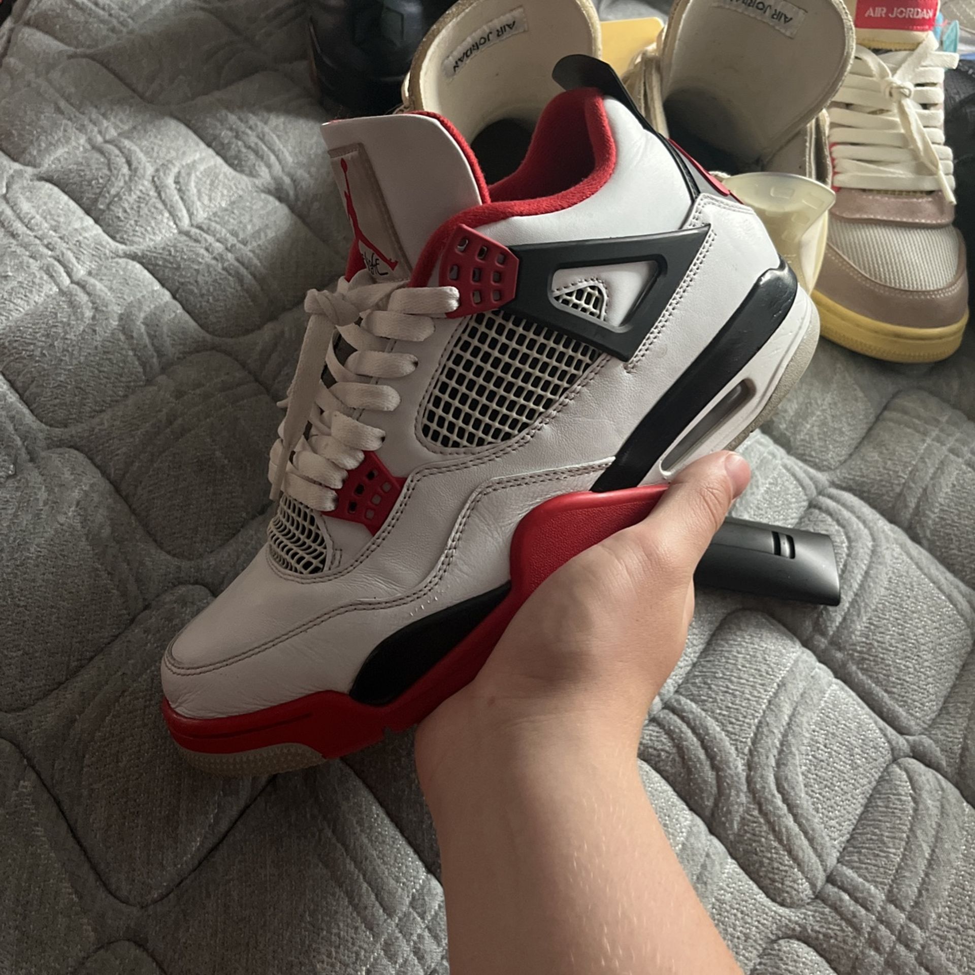 Jordan 4 Fire Red
