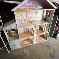 HUGE BARBIE DOLL HOUSE