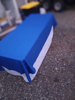 6 ft tables and tablecloth