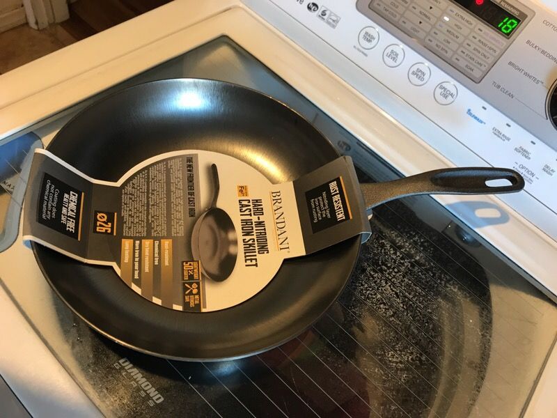 Lodge Cornbread Cast Iron Pan for Sale in Lynnwood, WA - OfferUp