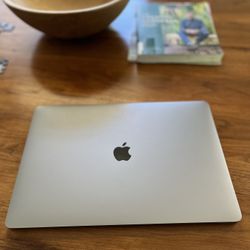 MacBook Pro 15in 2018 Fast Like New TRADES!***