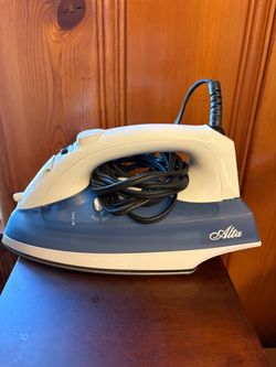 Alta Steam Iron