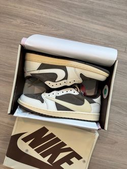 Size 13 men jordan 1 low