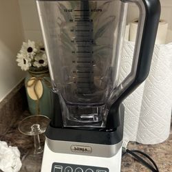 NINJA BLENDER