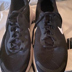 Nike Revolution 7
