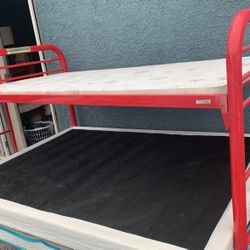 Beautiful twin size bunk bed ( Free Deliver )