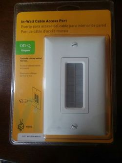 In-wall cable access port