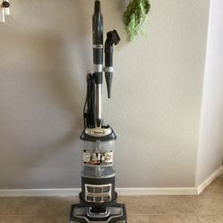 Shark Bagless  Lift Away, Vacuum Cleaner With Turbo Brush Attachment (You Are Welcome To Test This Vacuum On My Front Porch Rug)