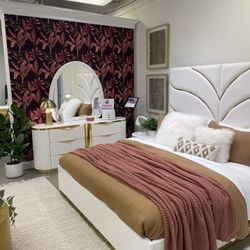 Contemporary Bedroom Set