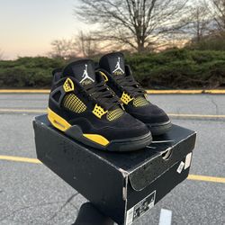 Jordan 4 “Thunder”