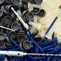 100 ct. Pool Enclosure Concrete Screws, Sleeves And Caps 