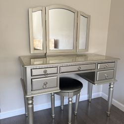 bedroom contemporay vanity set w foldable mirror stool drawer