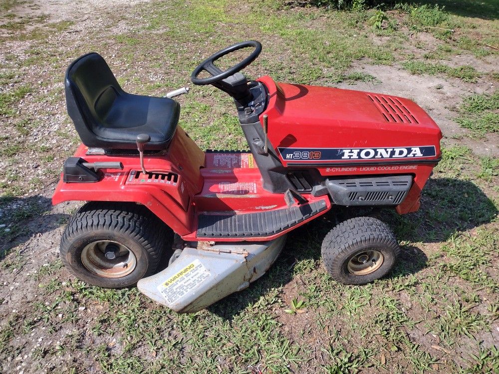 Honda HT3813 Model Riding Mower