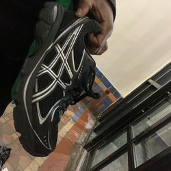 black asics gel-1130