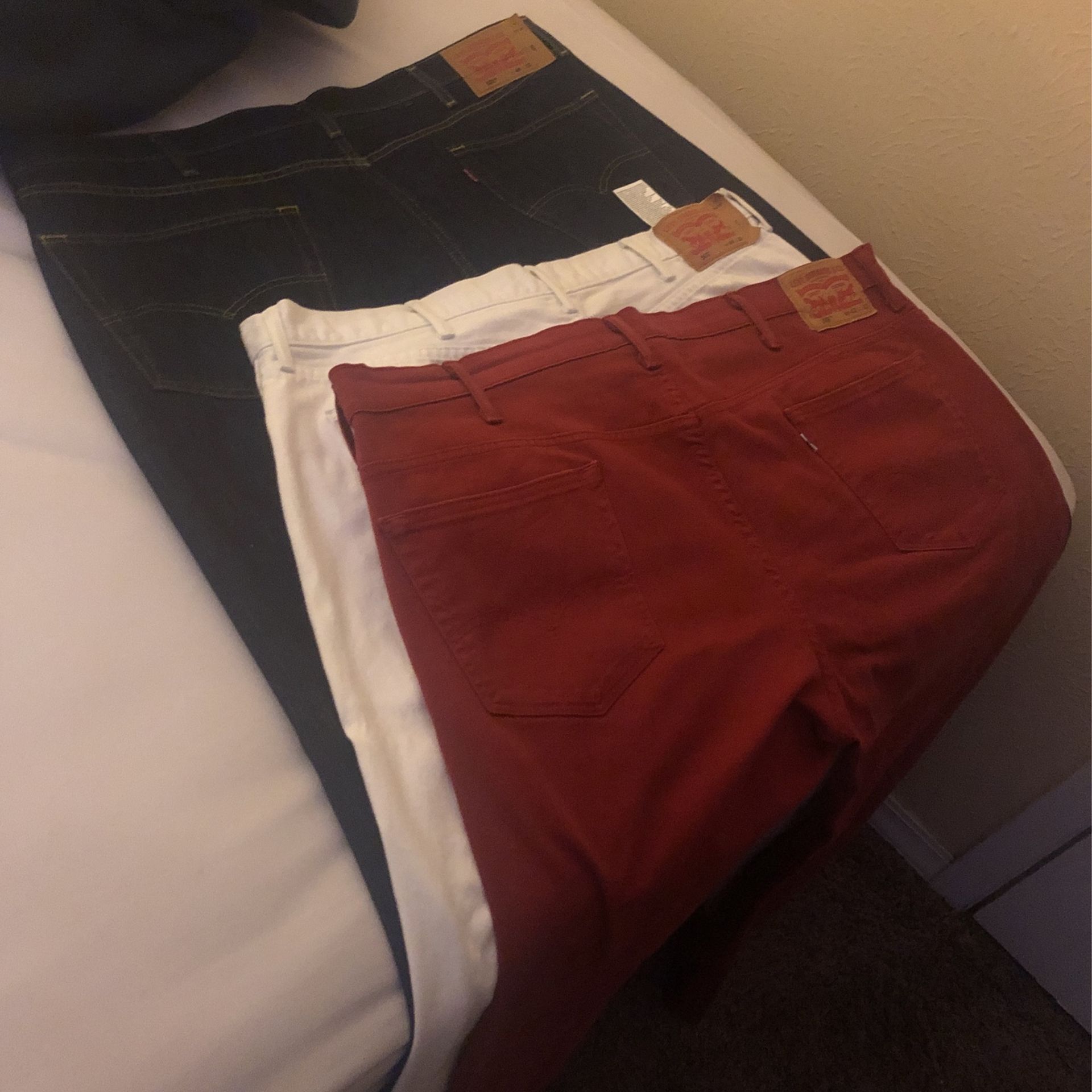 3 Men’s Levi’s Size 42