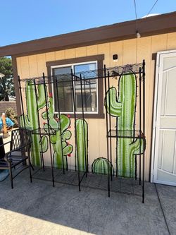 Metal clothing rack