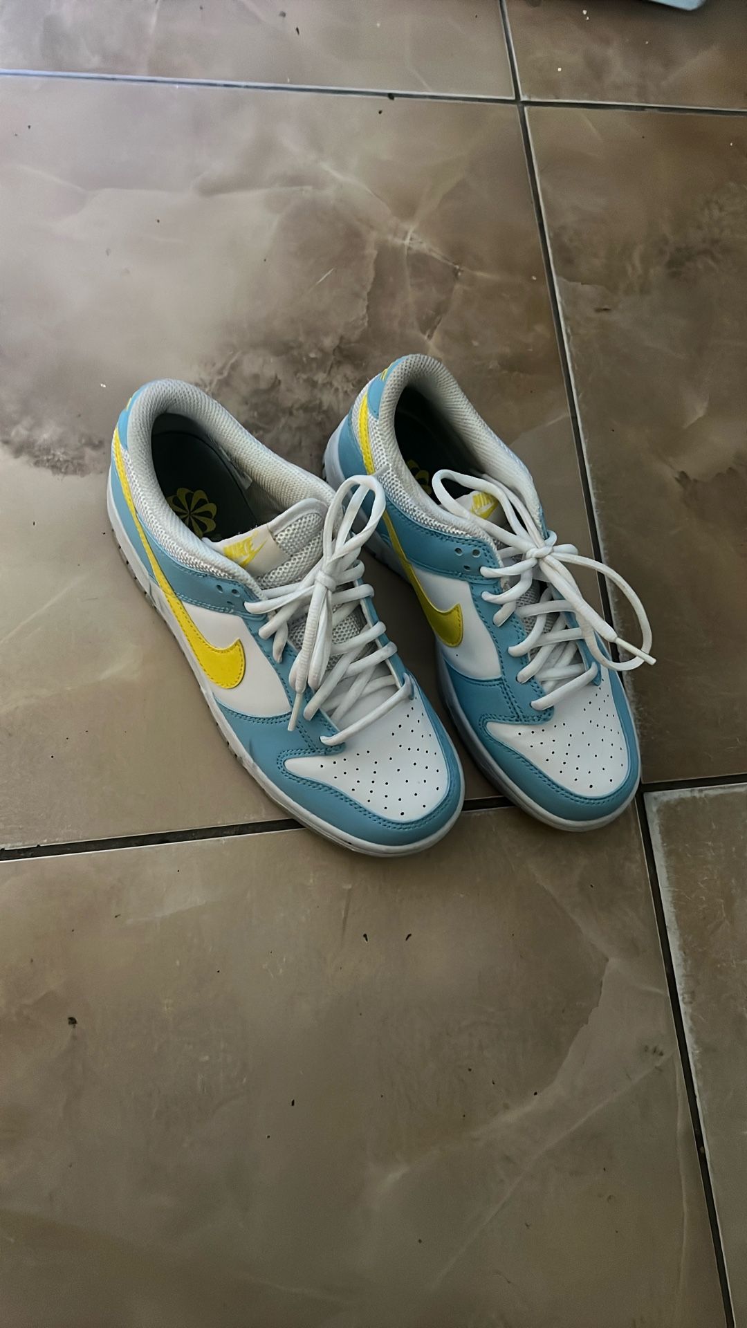 Nikes Size 6
