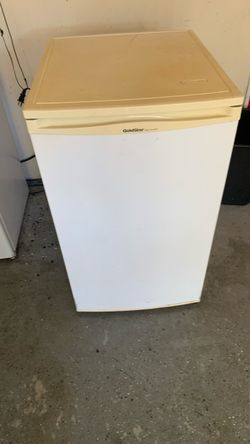 Mini fridge