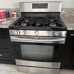 Samsung 5-Burner Gas Stove – Excellent Condition