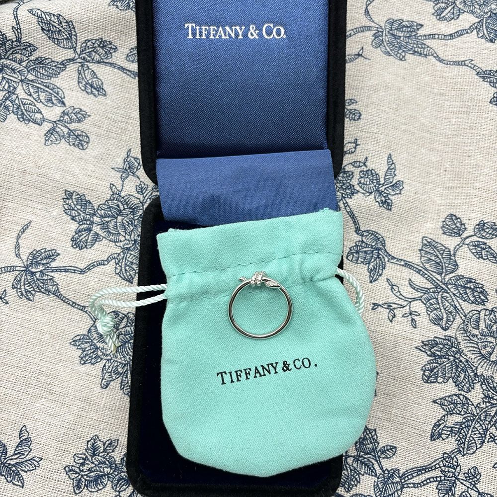 Knot White Gold And Diamond Tie Ring