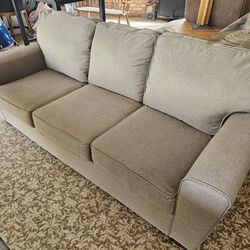 Sofa/couch new