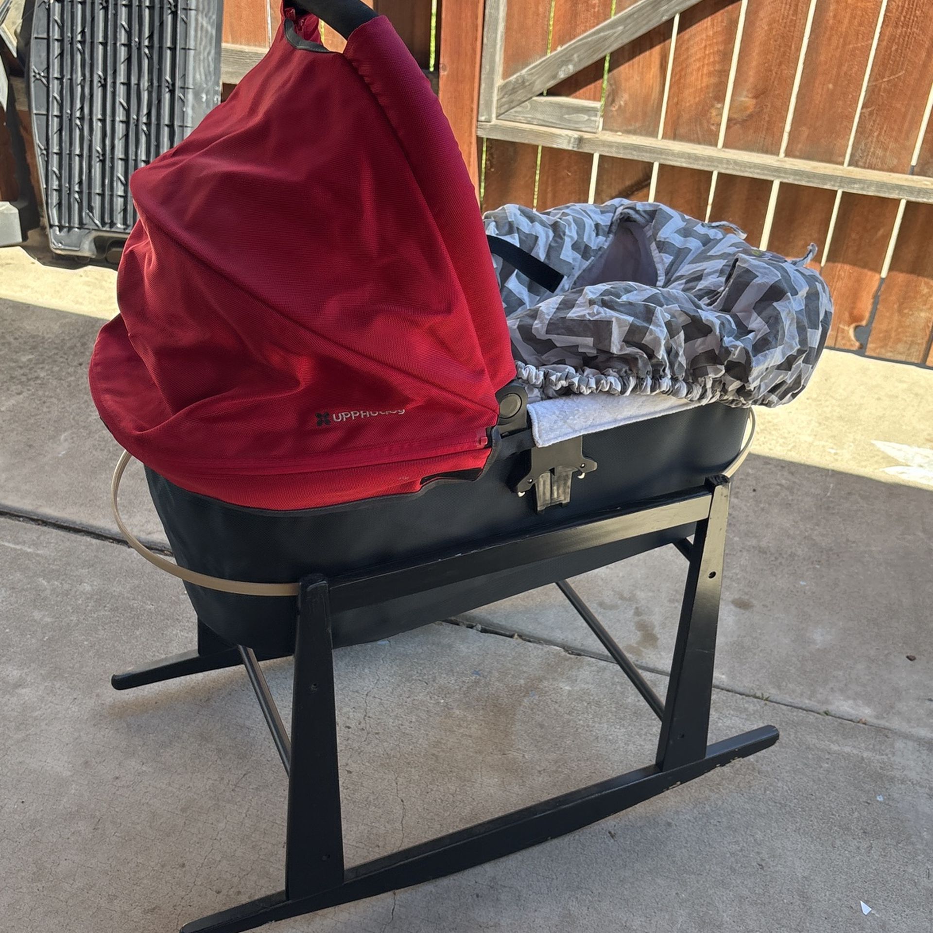 UPPAbaby Bassinet With Jolly Jumper Rocking Stand
