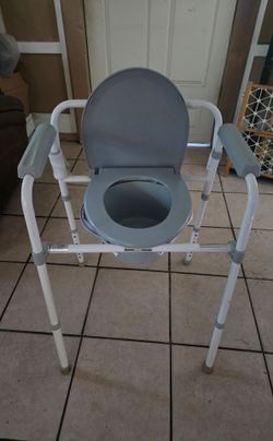 Portable adult potty / toilet