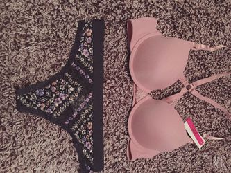 Beautiful vs pink thong size S and Ilumie bra push up 36c like 34c for Sale  in Edinburg, TX - OfferUp