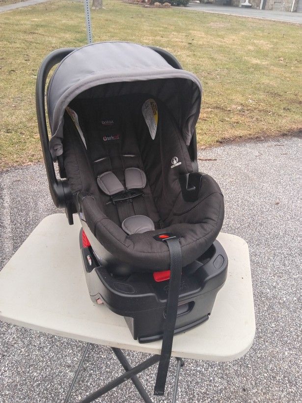 Britax Infant Car Seat CURRENT NOT EXPIRED