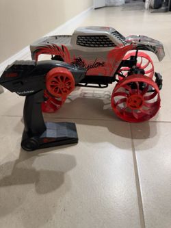 Brookstone Cyclone RC Stunt Car – 2.4GHz – Excellent Condition