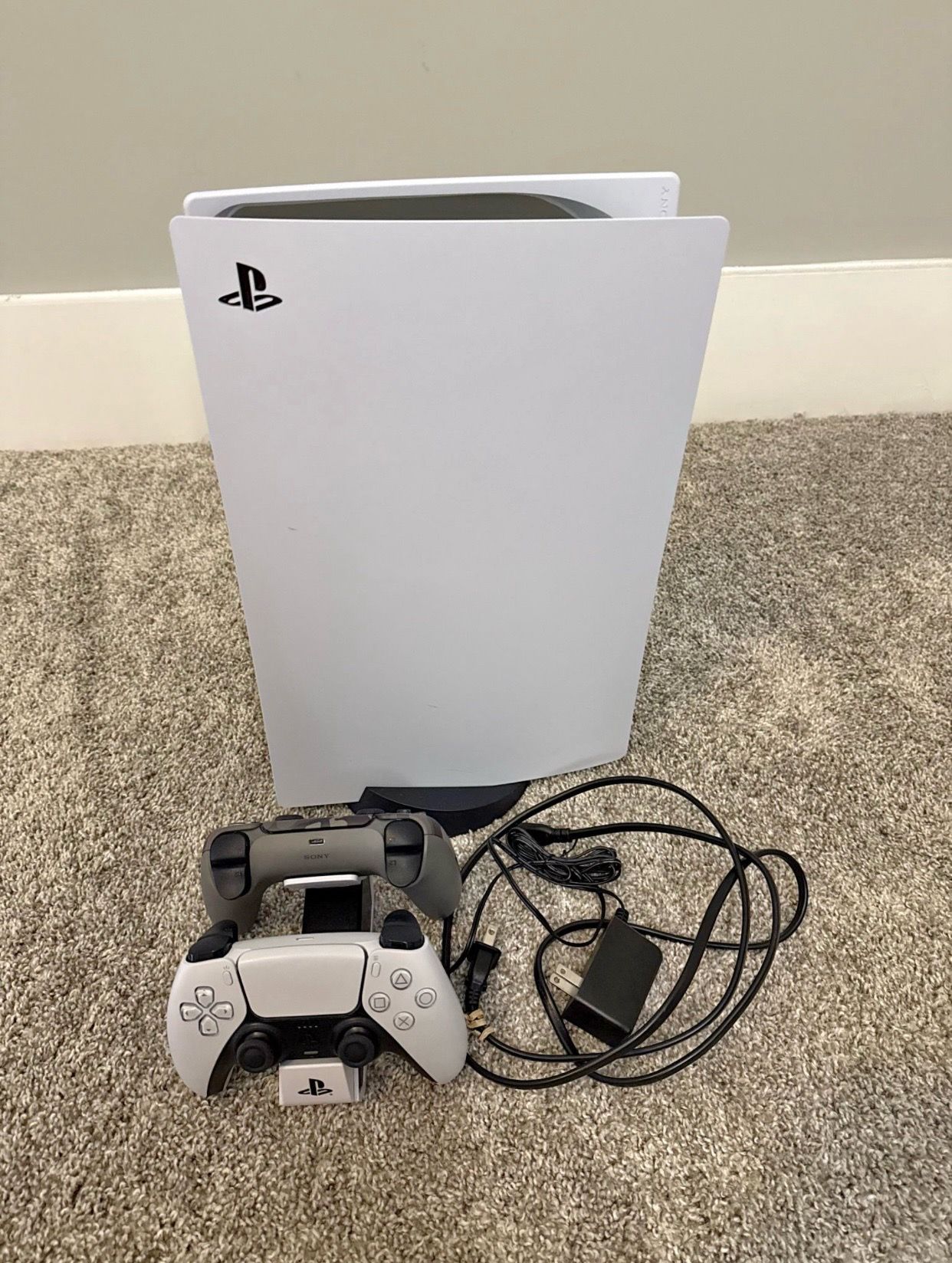 Ps5 good Condition 2 controllers 350$