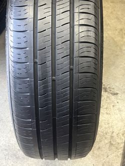 205 60 16 Kumho solus TA31.  Llanta Usada