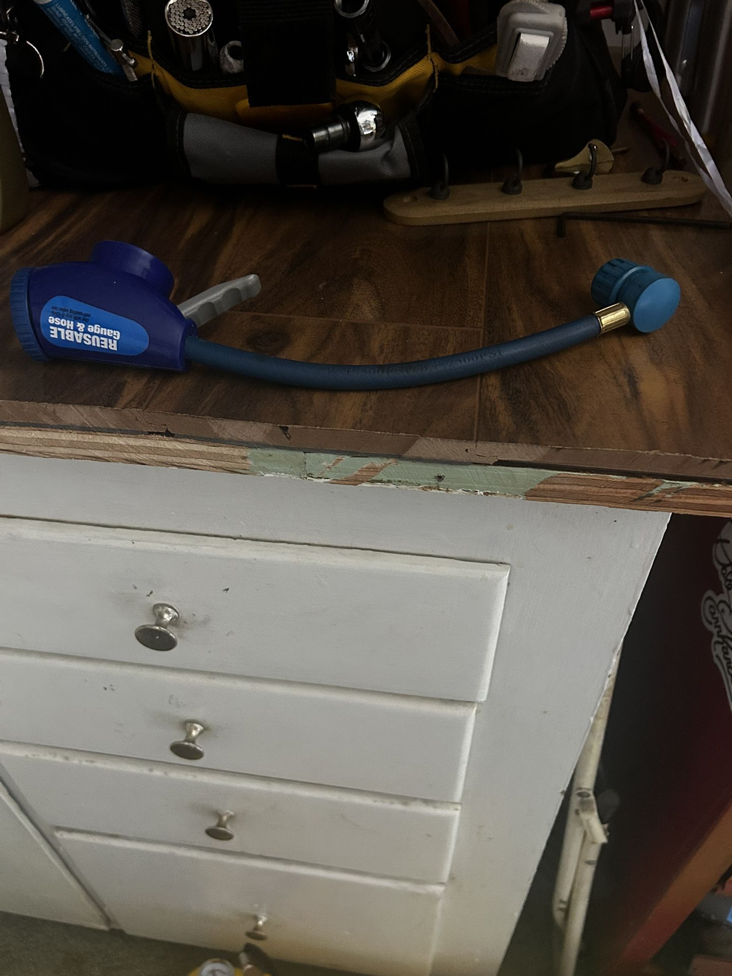 Reusable Gauge And Hose For Automotive AC Recharge