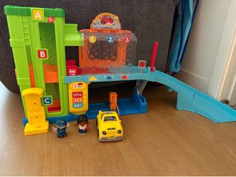 Little people carwash play set (complete)