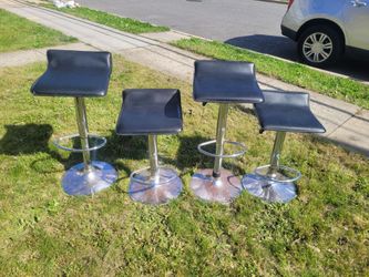 Height adjustable, no back bar stool