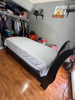 Twin bed