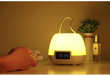Creative Desk Lamp, Night Light with Digital Clock Display, Rechargeable Baby Alarm Clock Via USB Tricolor Dimmable 10 Brightness Levels Timer Camping