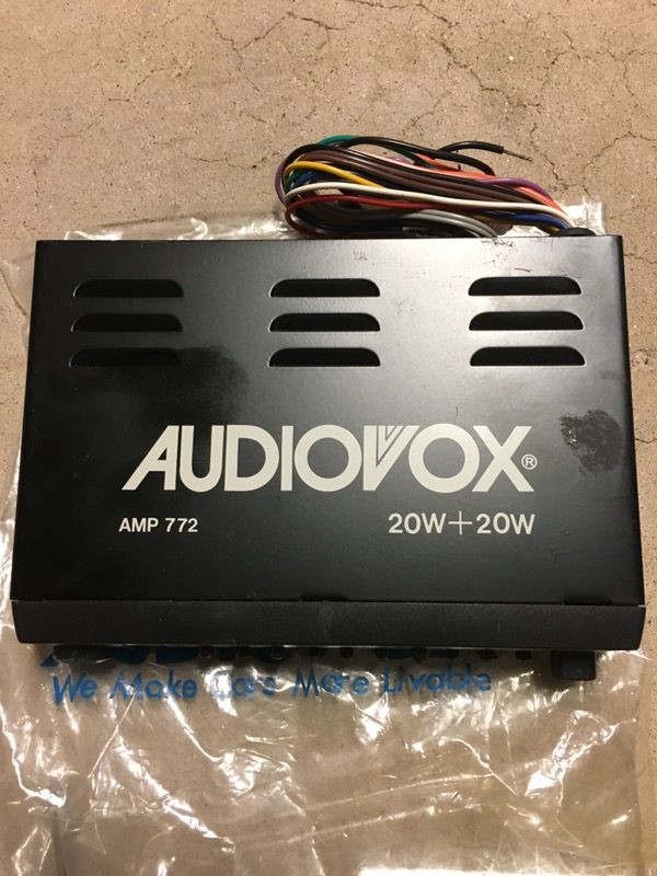 AudioVox Amp 772 - 20w + 20w