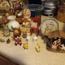 Collectibles Couple Porcelain Things And Other Things