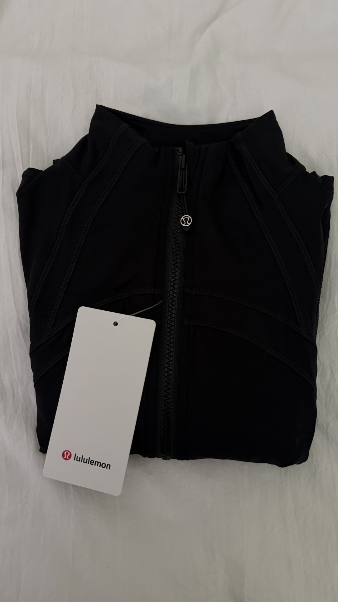 Lululemon Defined Jacket cropped Size 8