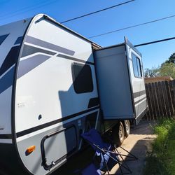 2024 Coachmen Apex off grid