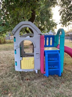 Play structure outdoor
