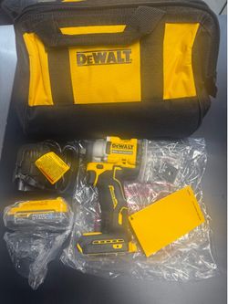 Dewalt 1/2" compact impact wrench DCF921 with powerstack battery charger and bag New