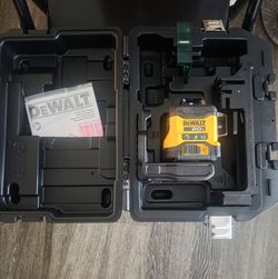 *NEW* DeWalt 20V 360° , 3 plane green laser, tool only