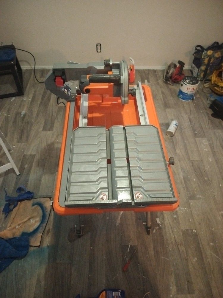 Ridgid R40312 7" WET TILE SAW for Sale in Lawndale, CA OfferUp
