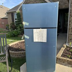 New GE Stainless Refrigerator 