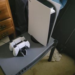 Play Station 5, Two Controller And Read Description!