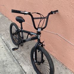 Mongoose Bmx Bike 20 Inches Tires Good Condition Ready To Ride 