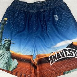 Bravest Studios Shorts Size L