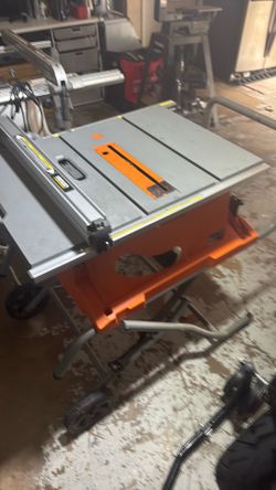 Ridgid 15 amp 10 in portable jobsite table saw